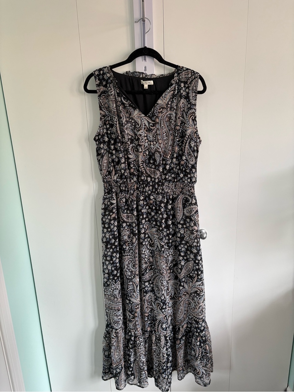 Navy Paisley midi dress V-neck refuels